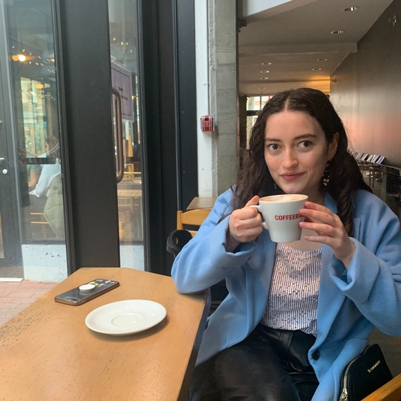 Meet your Posher, Emma - Picture 1 of 4